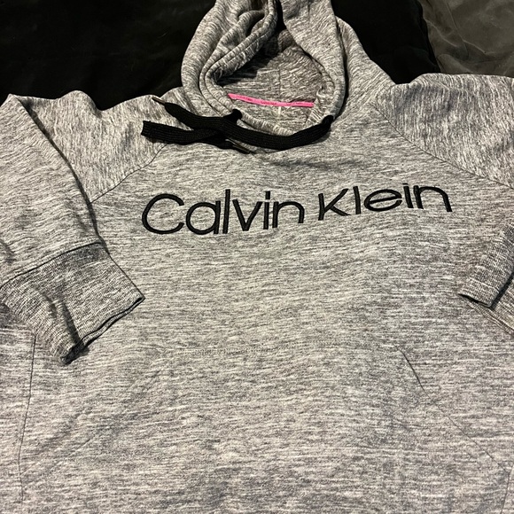Calvin Klein Sweatshirt - Picture 2 of 4